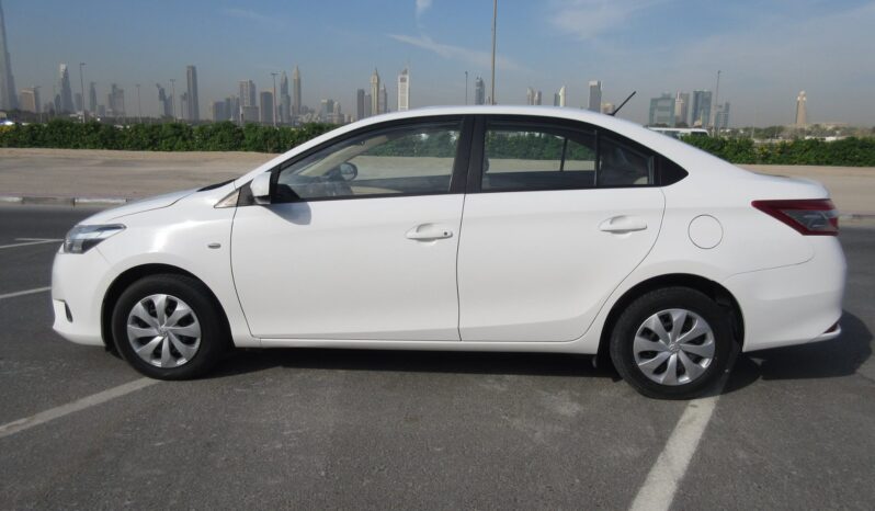 TOYOTA YARIS 2017 full