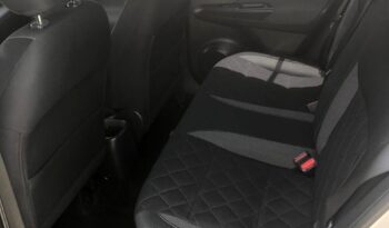 NISSAN KICKS SILVER 2018 MID full