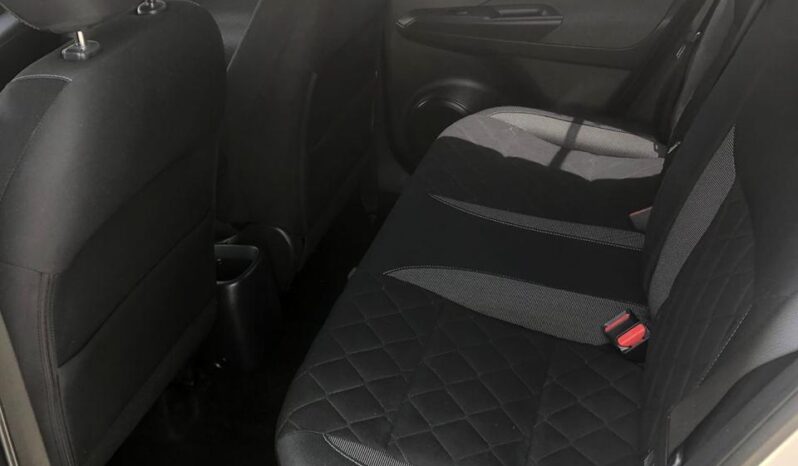 NISSAN KICKS SILVER 2018 MID full