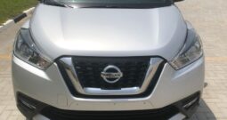 NISSAN KICKS SILVER 2018 MID