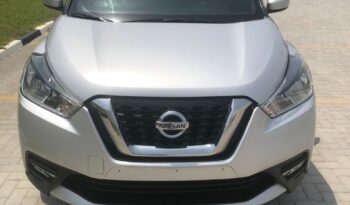 NISSAN KICKS SILVER 2018 MID full