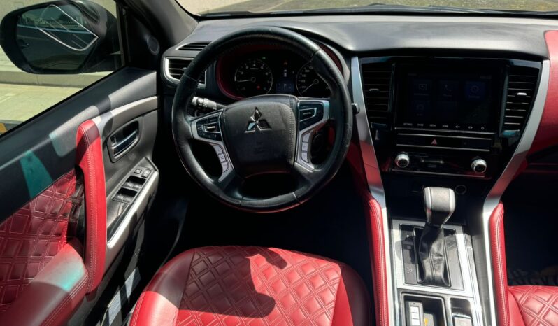 Mitsubishi Montero Sport 2020 full
